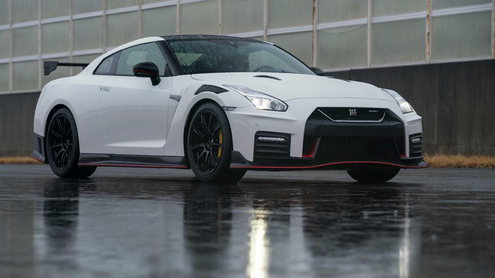 2020 Nissan GTR Nismo hits 60mph in 2.48 seconds