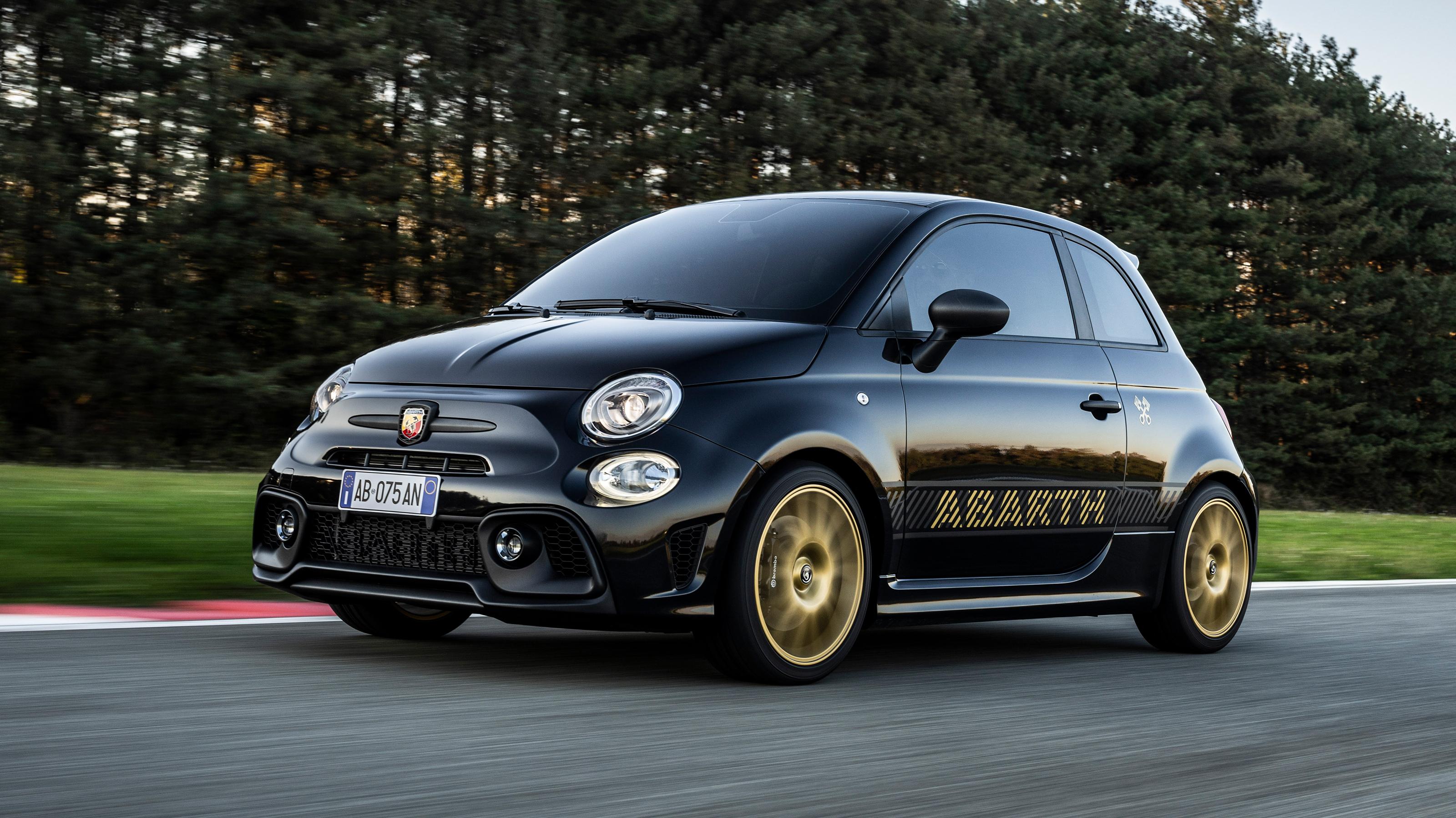 Abarth 695 75 Anniversario specs, performance data - FastestLaps.com