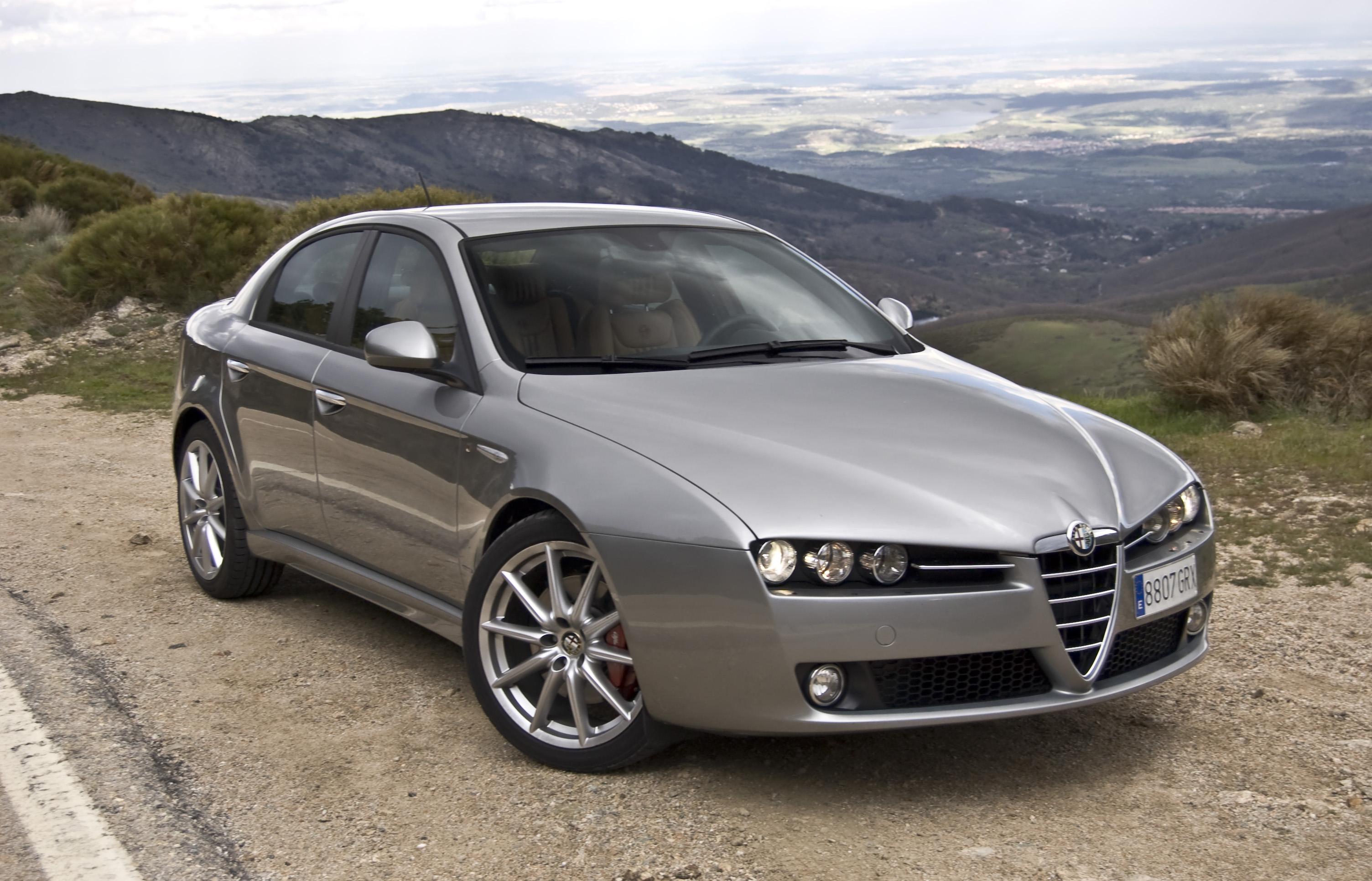 Alfa Romeo 159 3.2 V6 Q4 specs, performance data - FastestLaps.com