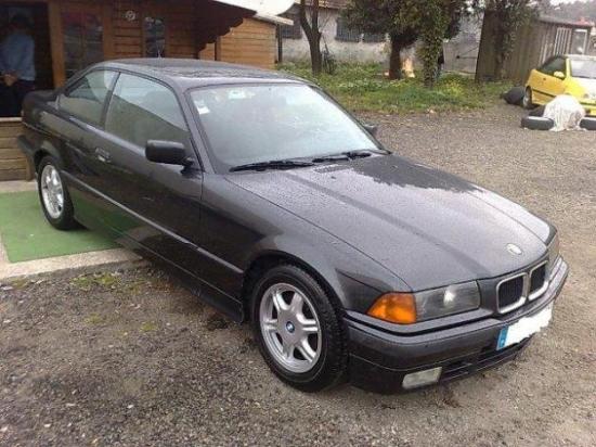Image of BMW 318 is Coupe
