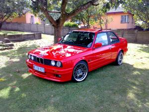 Photo of BMW 325iS