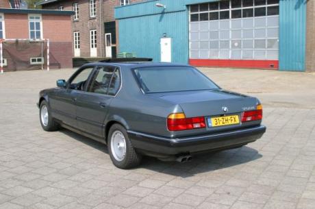 Photo of BMW 750i E32