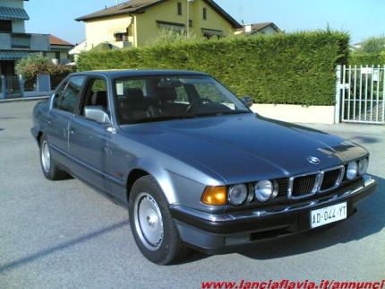 Picture of BMW 750i (E32)