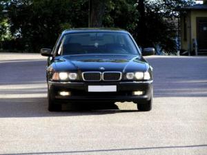 Photo of BMW 750i E38