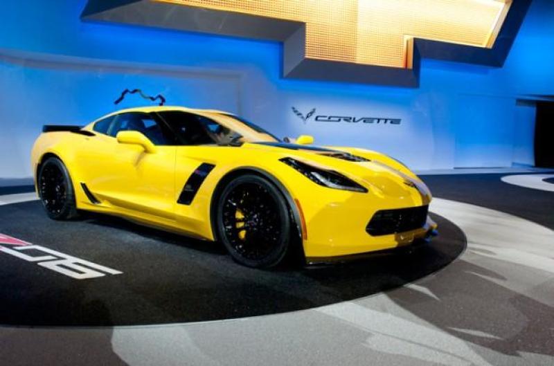 Cover for C7 Stingray Z06 brings 600+ hp, humiliates ZR1 on track