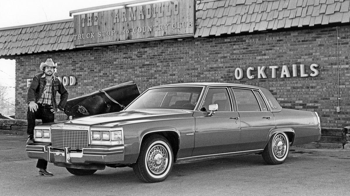 Cadillac Sedan de Ville 6.0 MK V specs, 0-60, quarter mile ...