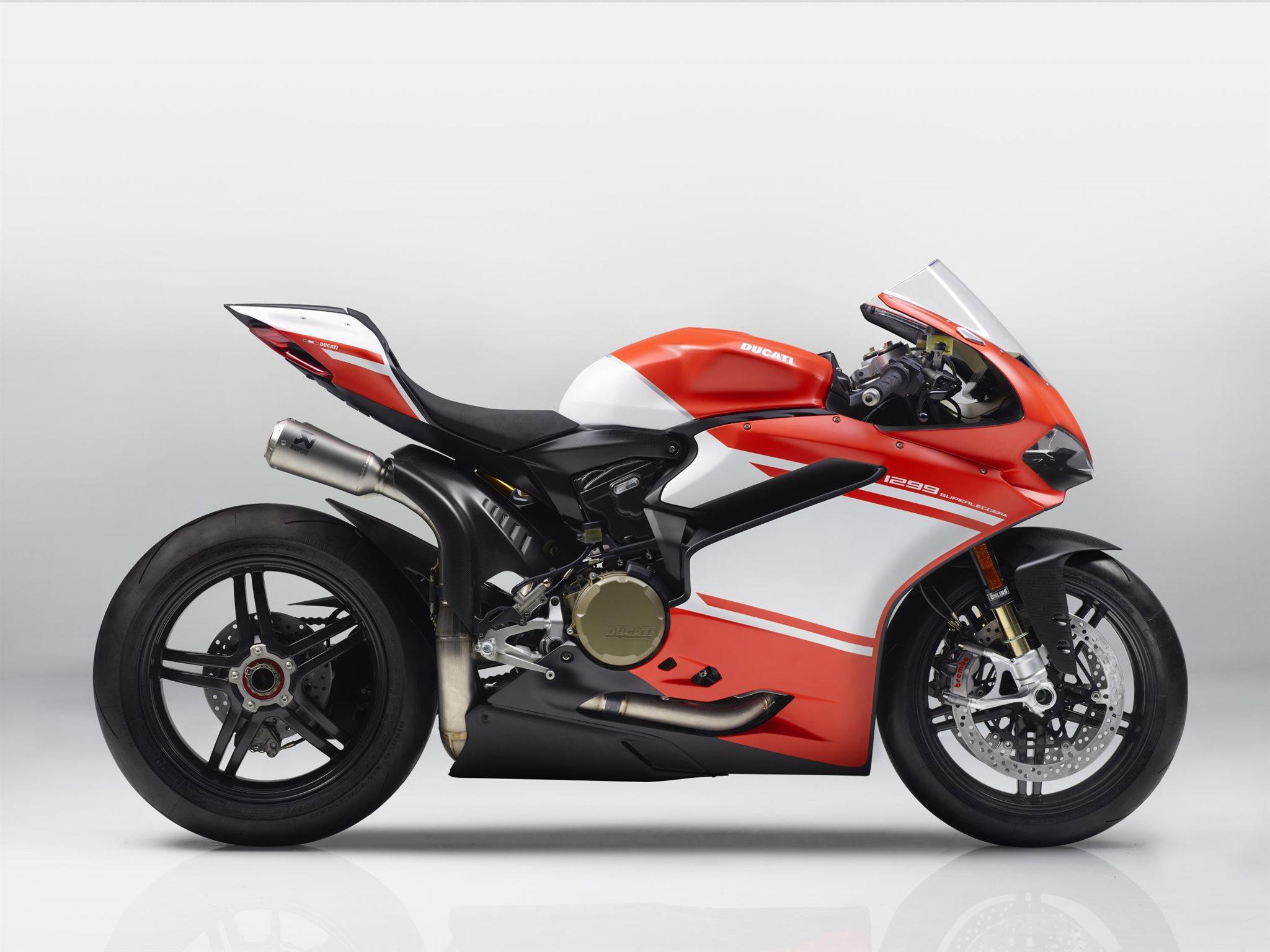 Ducati v4 on sale superleggera specs