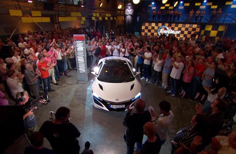 Cover for Honda NSX "snapchats" and "instagrams" its way around Top Gear track in 1 minute 17.6 seconds