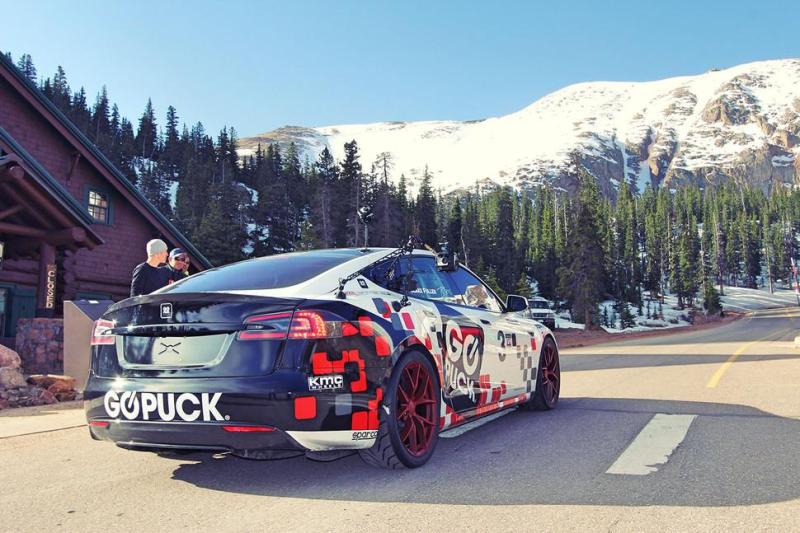 Cover for Internal combustion "strikes back" at the Pikes Peak 2016