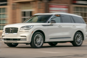 Picture of Lincoln Aviator PHEV