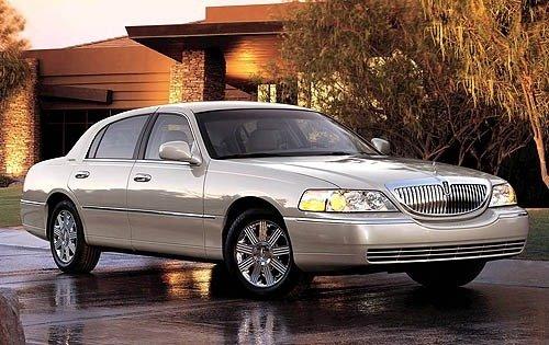 Image of Lincoln Town Car