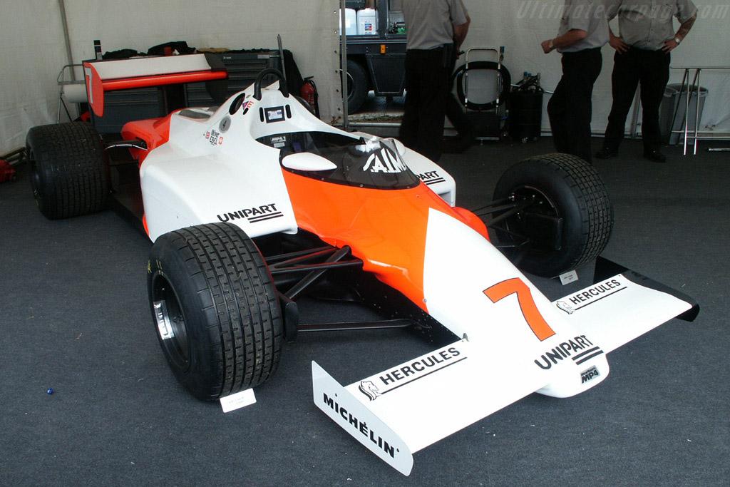 1 mp4 download. MCLAREN 1983. MCLAREN mp4/4 Wheels. 2.Mp4. Tamiya MCLAREN mp4/4.