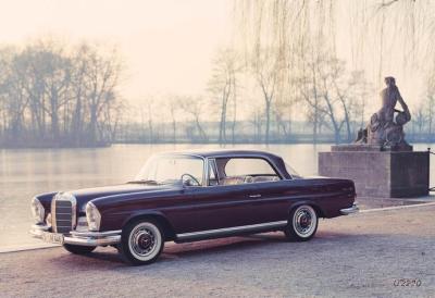 Image of Mercedes-Benz 220 SE Coupe
