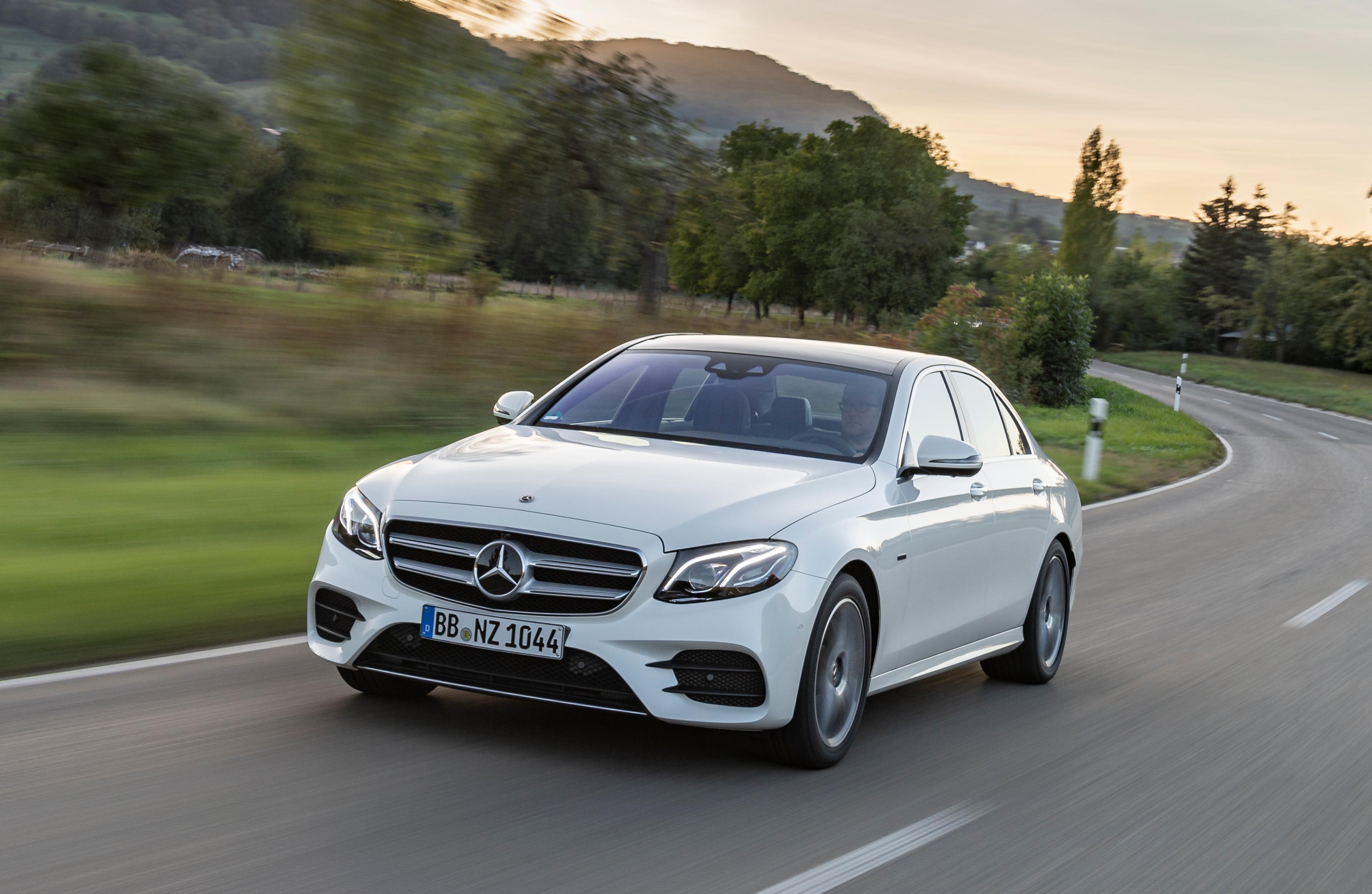 W213 Mercedes-Benz E300e and E300de debut - new plug-in hybrid models with  up to 320 PS, 1.6 l/100 km 