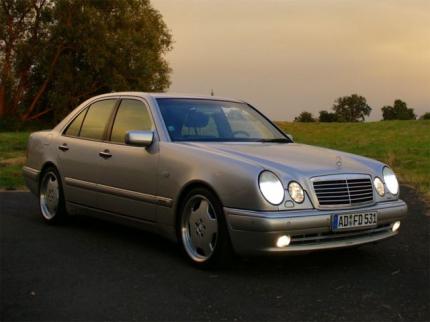 Picture of Mercedes-Benz E50 AMG