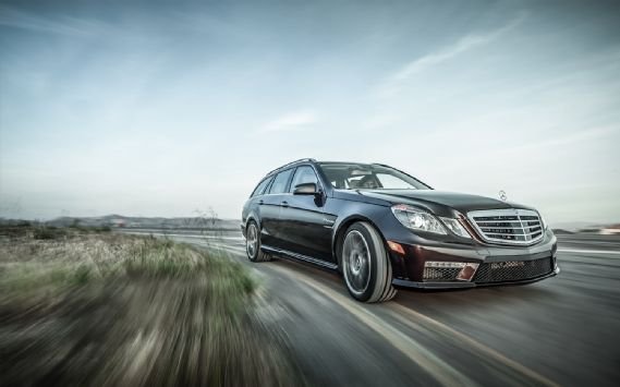 Picture of Mercedes-Benz E63 AMG T Performance Pack