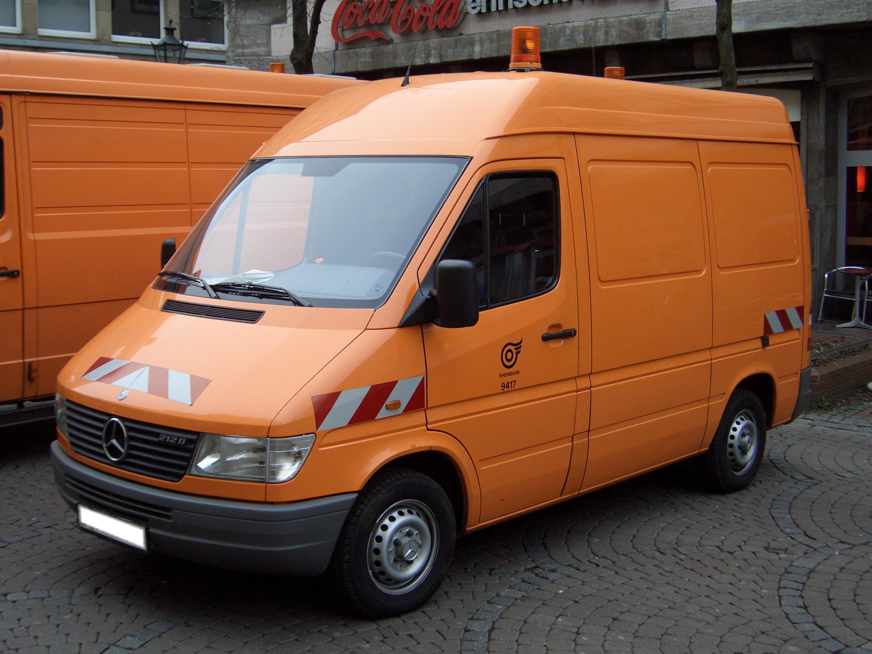 Mercedes Benz Sprinter 212