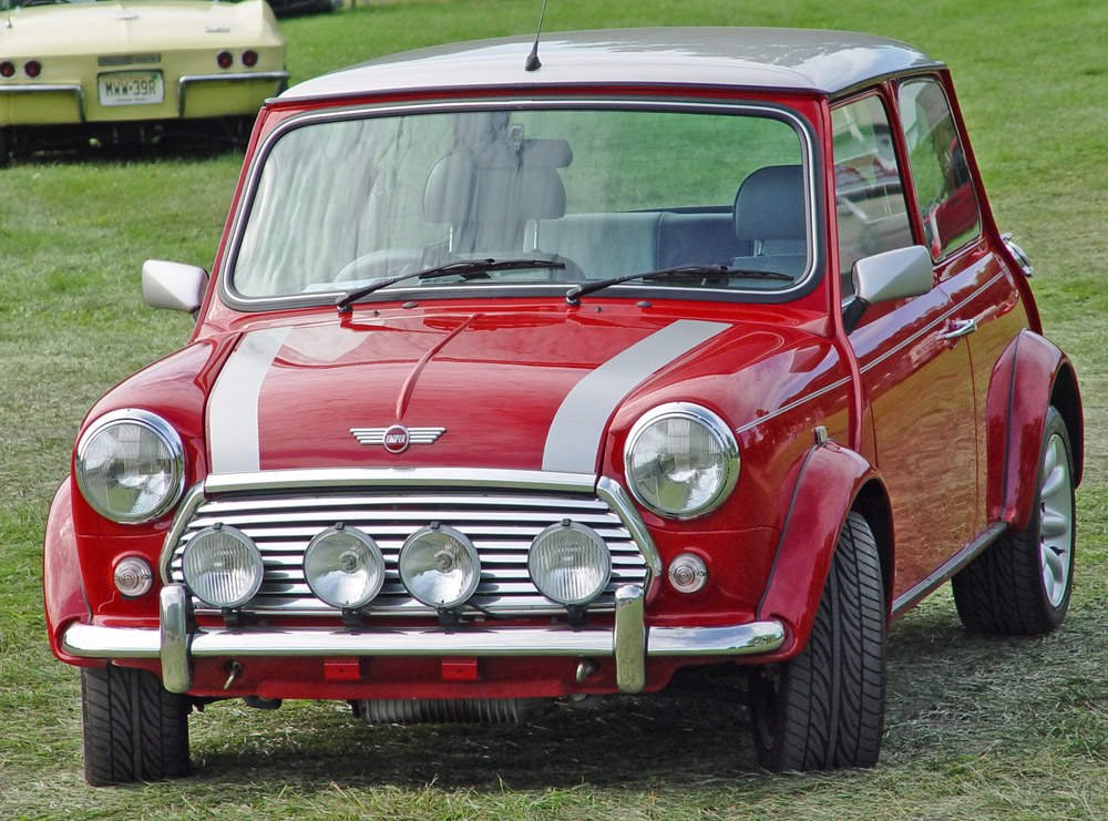 AUSTIN MINI TEST DRIVE - One of the Greatest Cars Ever? - The