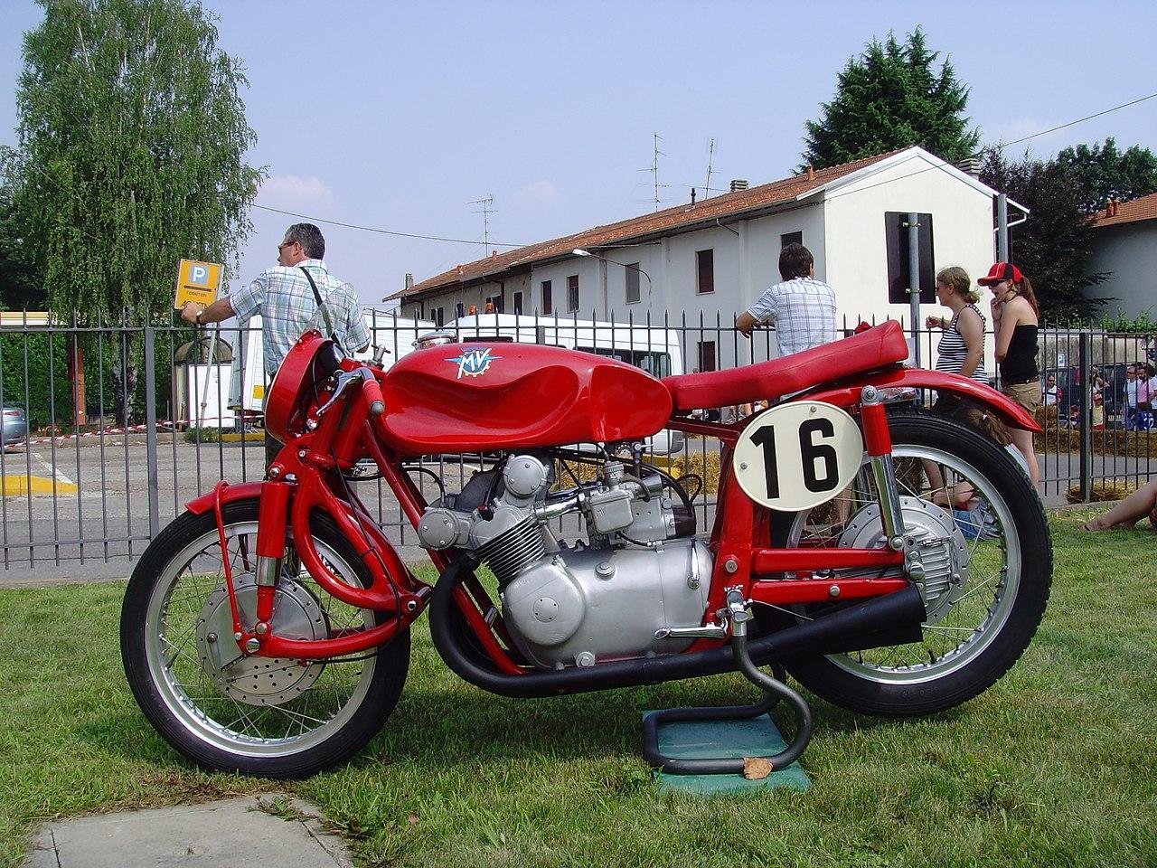 MV Agusta 500 4C 1950 specs, performance data - FastestLaps.com