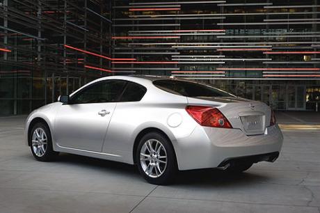 Picture of Nissan Altima Coupe