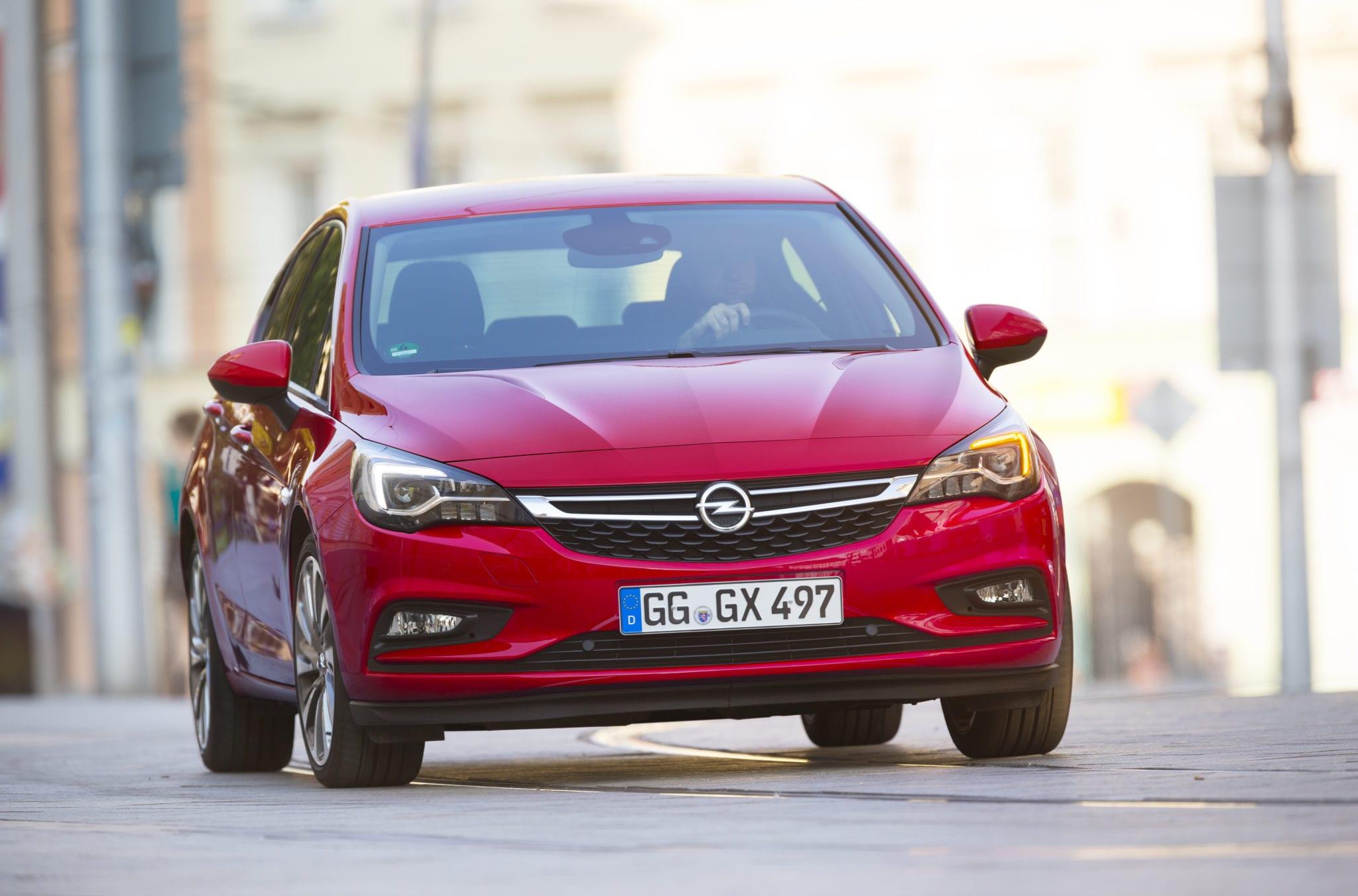 Opel Astra 1.6 Diesel 136 PS specs, lap times, performance data ...