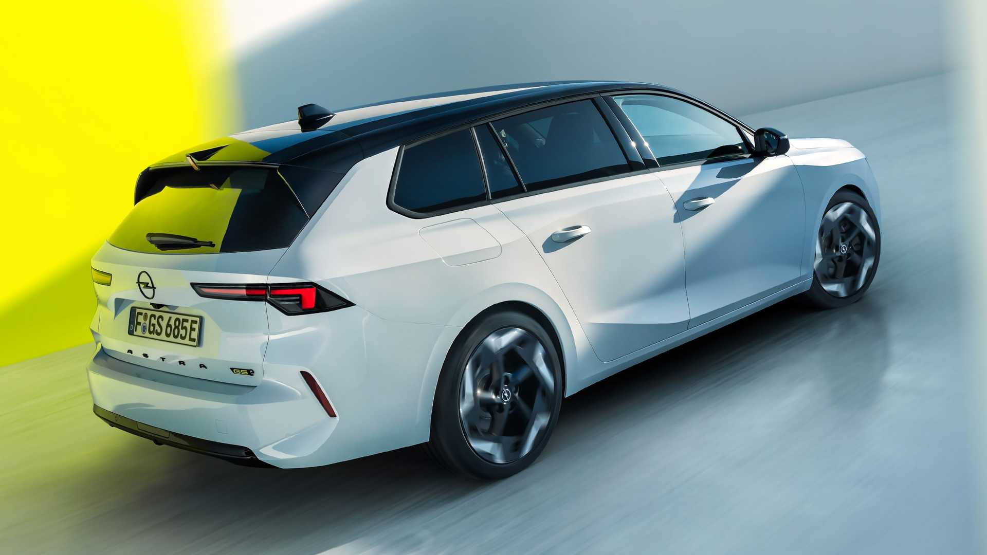 Opel Astra Sports Tourer GSe specs, performance data - FastestLaps.com