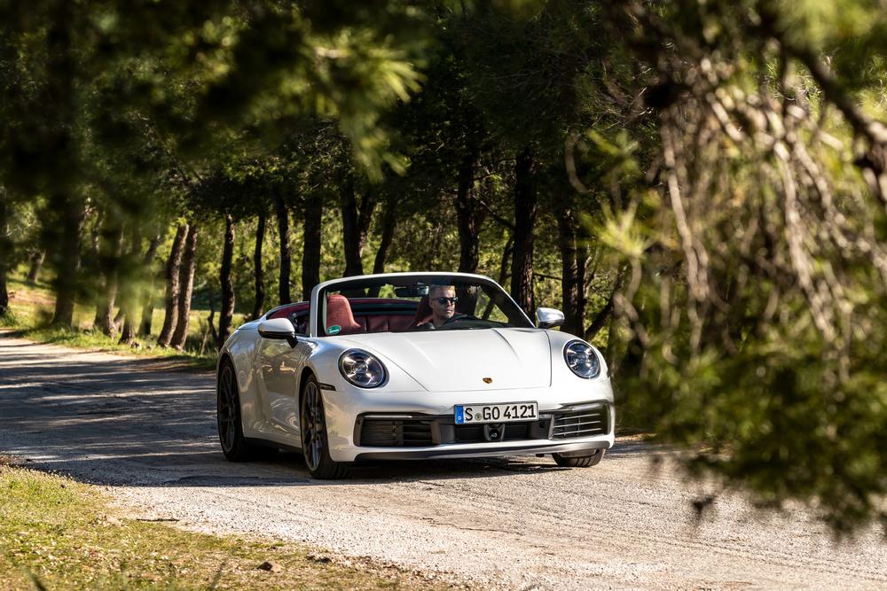 Porsche 911 Carrera 4S Cabrio 992 specs, quarter mile, lap times,  performance data 