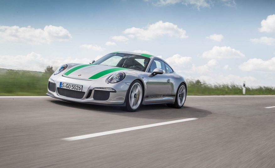 Porsche 911 R 991 specs, 0-60, quarter mile, lap times 