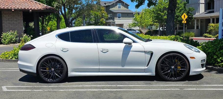 Photo of Porsche Panamera S