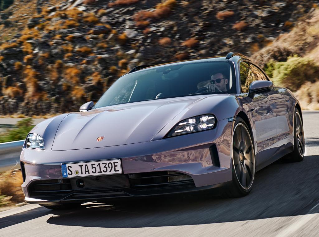 Image of Porsche Taycan Sport Turismo 4S