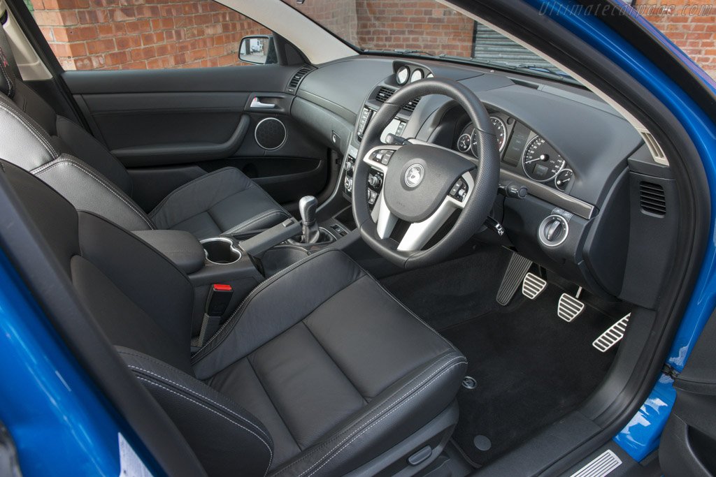 Photo of Vauxhall VXR8 Tourer