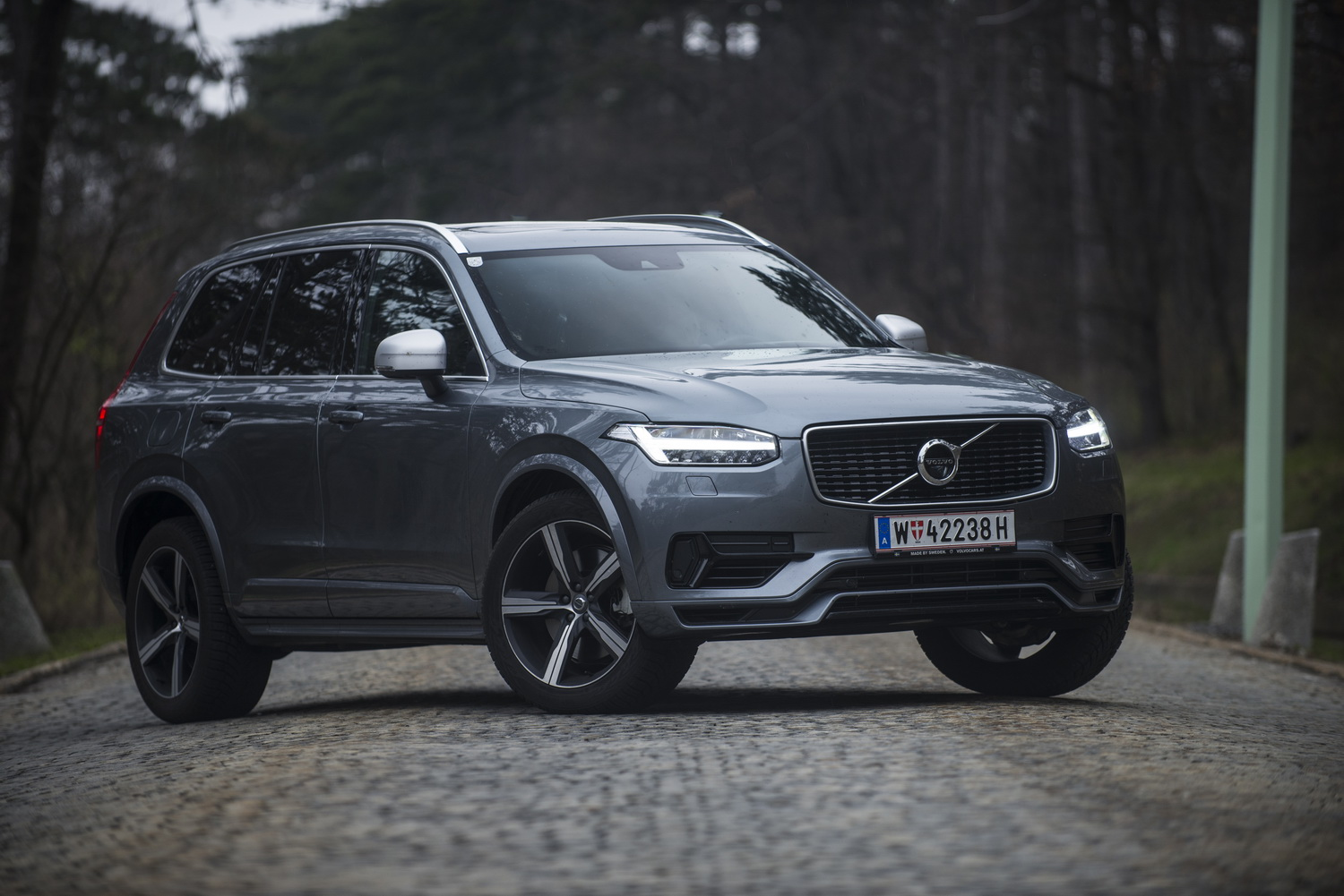 Volvo XC90 T5 specs, performance data - FastestLaps.com