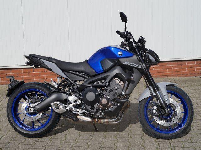 Yamaha MT-09 2020 specs, 0-60, quarter mile - FastestLaps.com